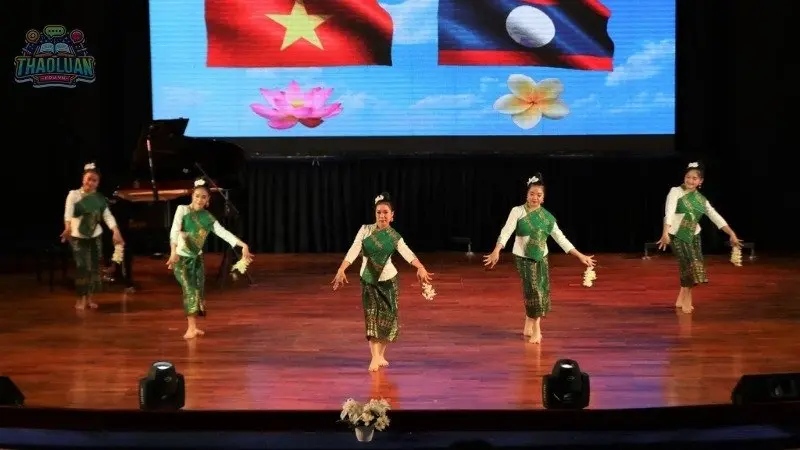 Hoạt động du lịch và trải nghiệm văn hoá Lào 3