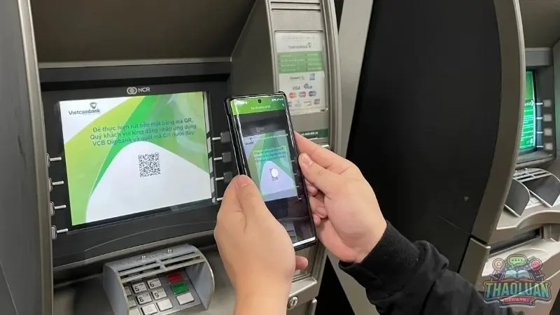 Hướng dẫn chi tiết cách rút tiền ATM bằng mã QR