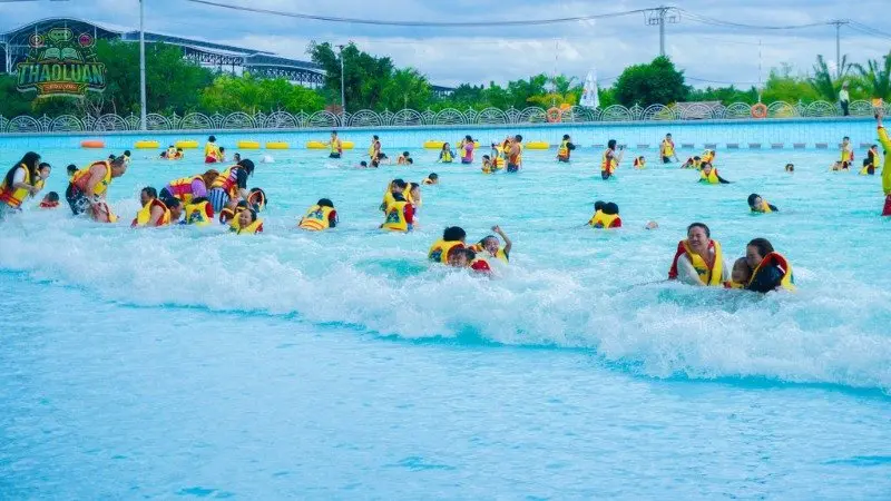 Hoạt động vui chơi tại khu du lịch Sơn Tiên 2