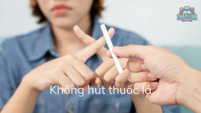 Tránh hút thuốc lá để giảm môi thâm Tránh hút thuốc lá để giảm môi thâm