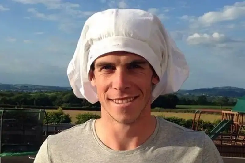 Ảnh meme đội quần luôn thu hút sự chú ý với sự hài hước