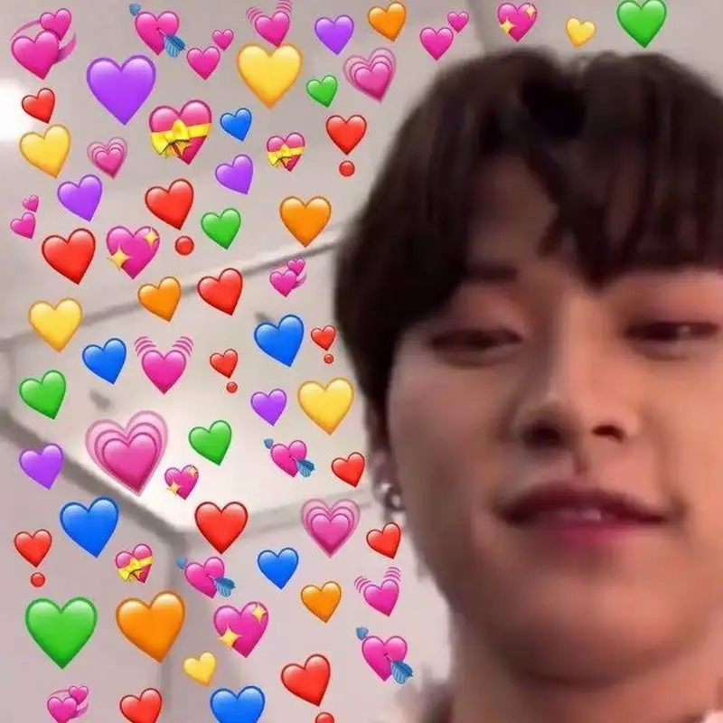 Meme con mèo trái tim luôn gây ấn tượng với sự hài hước