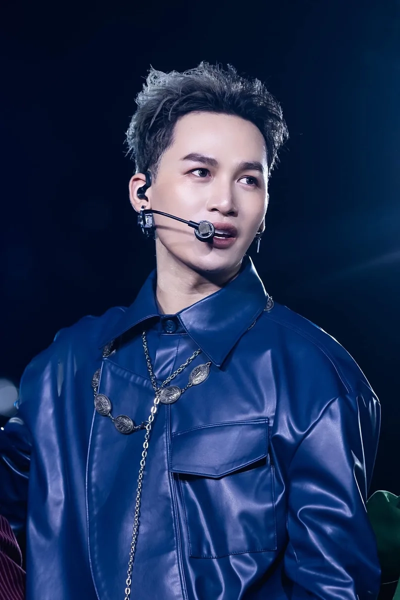 Ali hoàng dương cha già rồi đúng không là câu hỏi được nhiều người thắc mắc