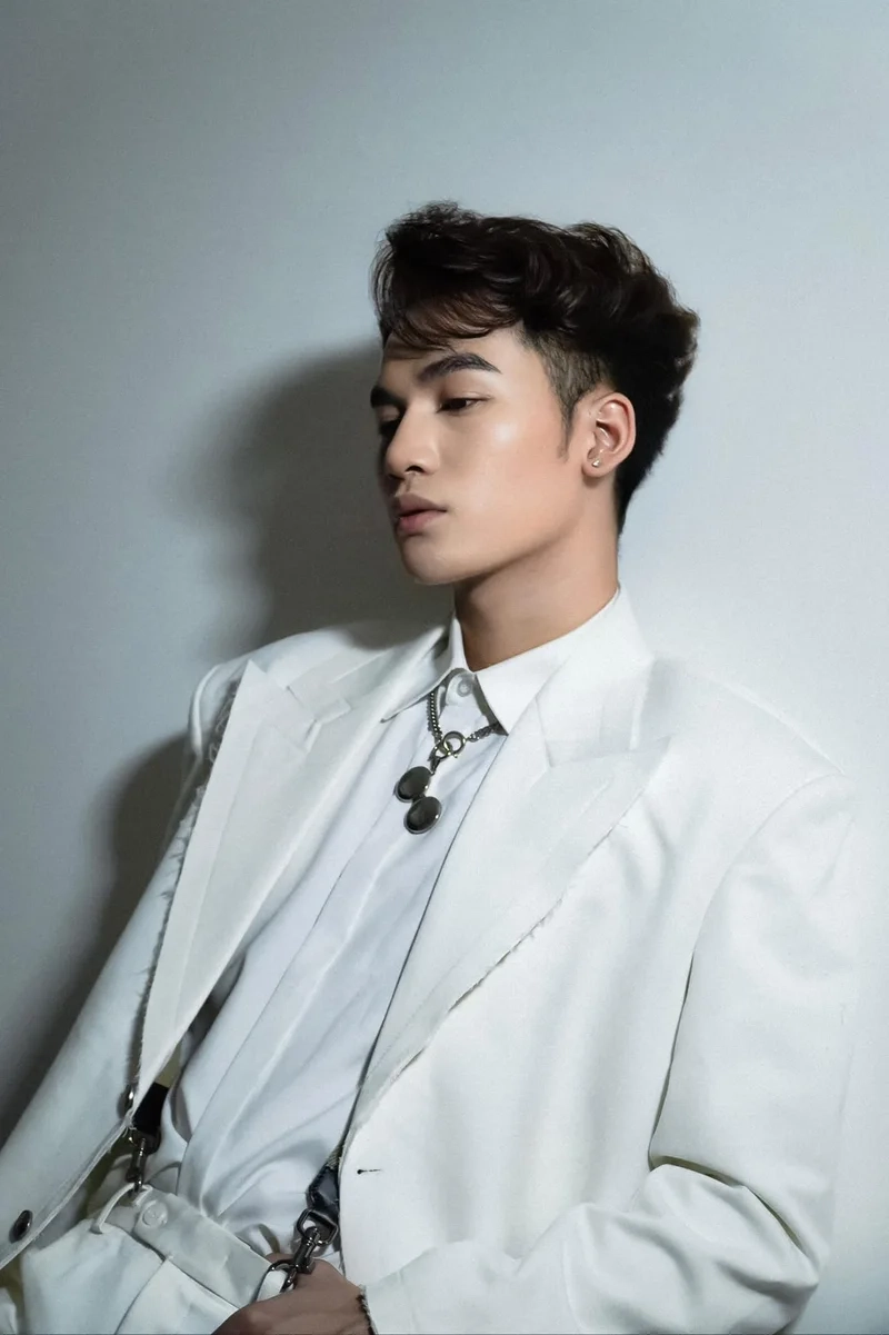 Ali hoàng dương sinh ngày bao nhiêu là câu hỏi thú vị cho fan