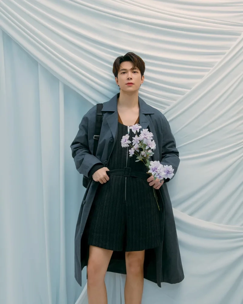 Tóc anh tú atus thể hiện phong cách thời trang ấn tượng