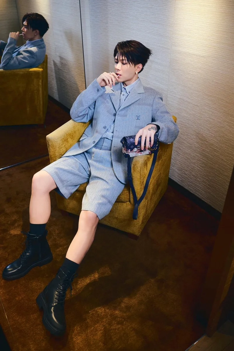 Anh tú atus đẹp trai tạo ấn tượng mạnh mẽ với người xem