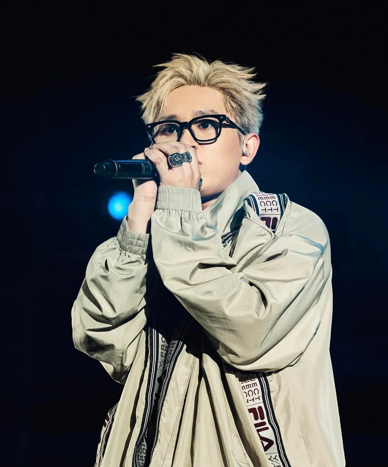 Bray album mang đến nhiều bản nhạc ấn tượng cho khán giả