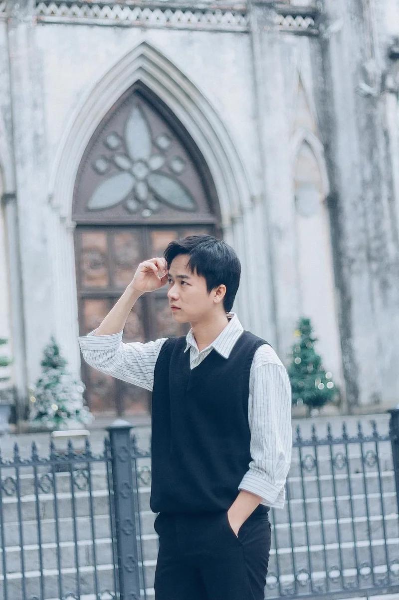 Thằng Cuội Bùi Công Nam là một bài hát vui tươi và hài hước