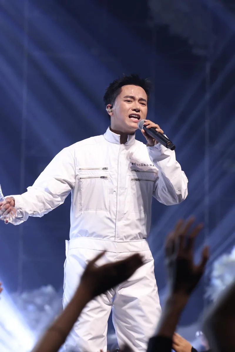 Bài hát Anh Không Theo Đuổi Em Nữa Bùi Công Nam chạm đến trái tim