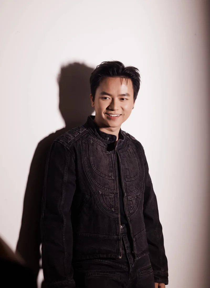 Playlist Bùi Công Nam chứa đựng nhiều bài hát hay và ý nghĩa