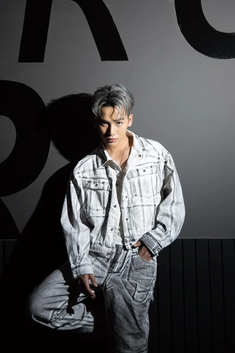 Tiểu sử ali hoàng dương sẽ giúp bạn hiểu rõ hơn về cuộc đời và sự nghiệp của anh