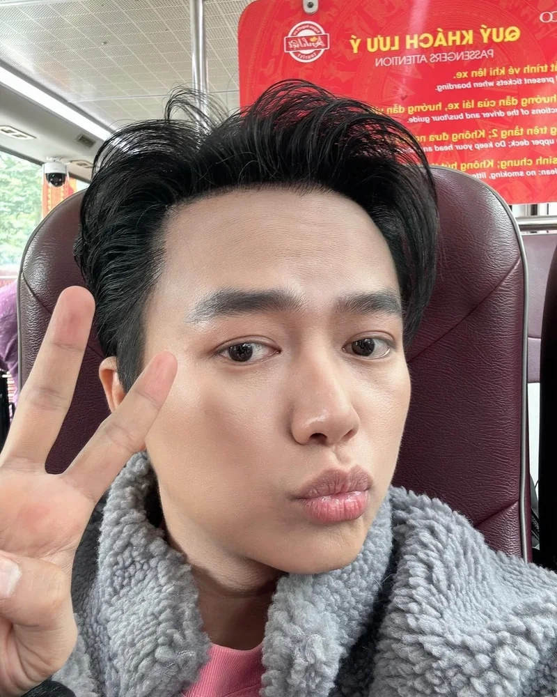 Khám phá các bài hát trong Bùi Công Nam để thưởng thức âm nhạc