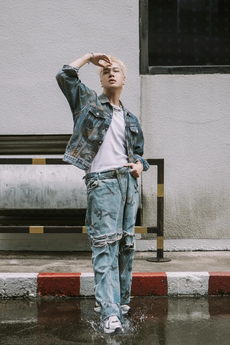 Bài hát của lou hoàng luôn thu hút sự chú ý từ fan