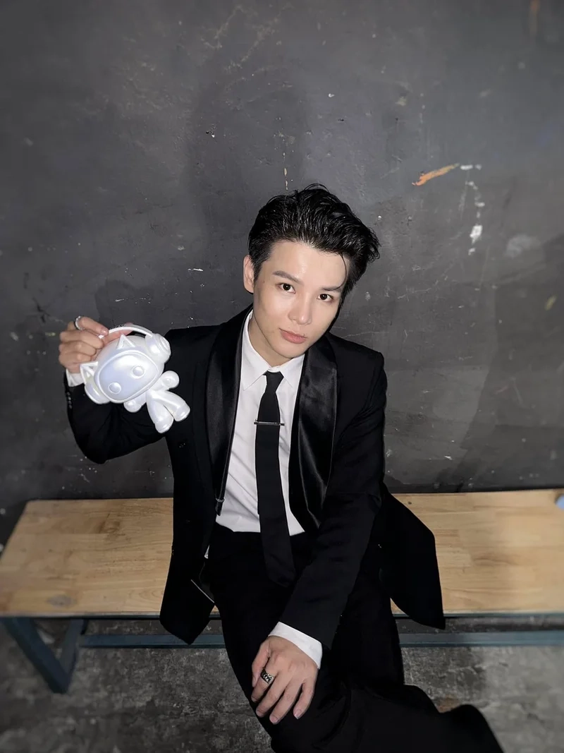 Ca sĩ Phạm Đình Thái Ngân là ai là câu hỏi thú vị cho người hâm mộ