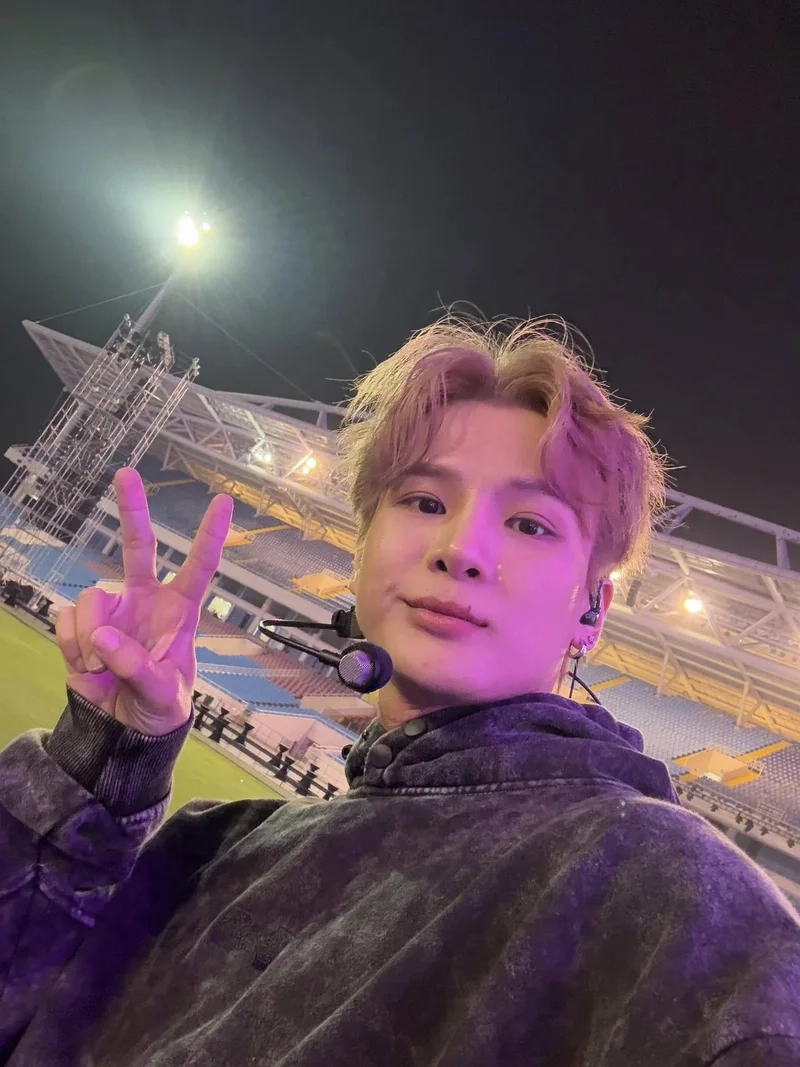 Nghe Phạm Đình Thái Ngân Tay Nắm Tay Rời để cảm nhận sự sâu lắng