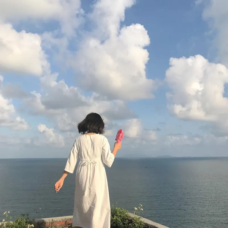 Ảnh chụp tóc ngắn sau lưng mang lại vẻ đẹp hiện đại và cá tính