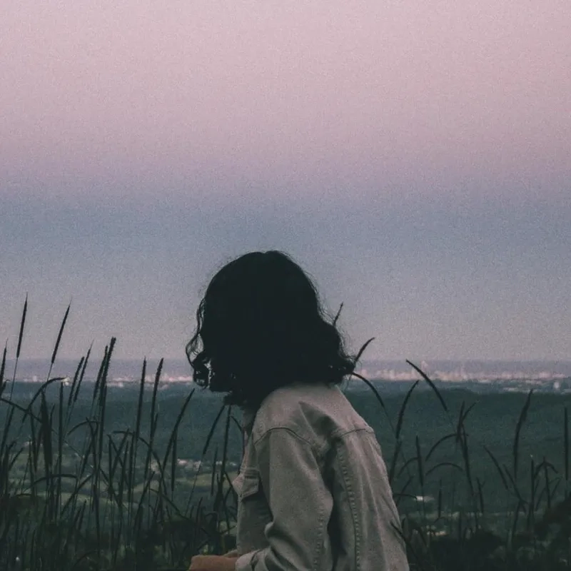 Chụp sau lưng tóc ngắn tạo nên những bức ảnh độc đáo