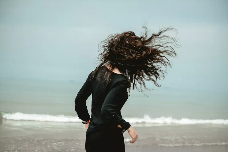 Ảnh chụp sau lưng đẹp giúp bạn ghi lại những khoảnh khắc đáng nhớ