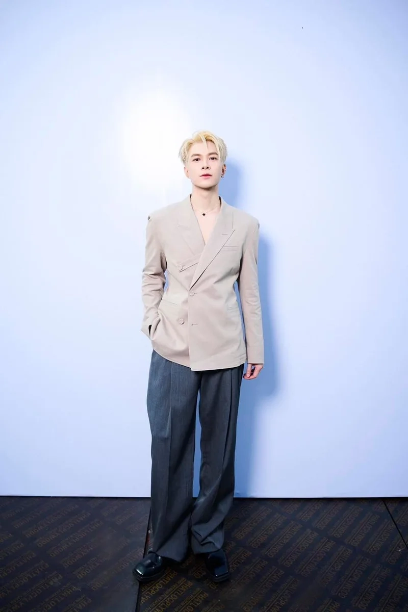 Anh tú atus cao mét mấy giúp bạn tìm hiểu về chiều cao của anh