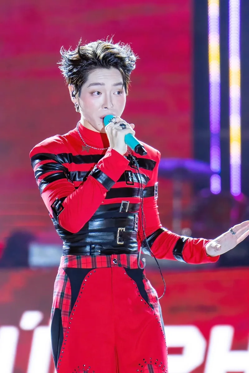 Hết thương cạn nhớ đức phúc là một bản ballad đầy cảm xúc