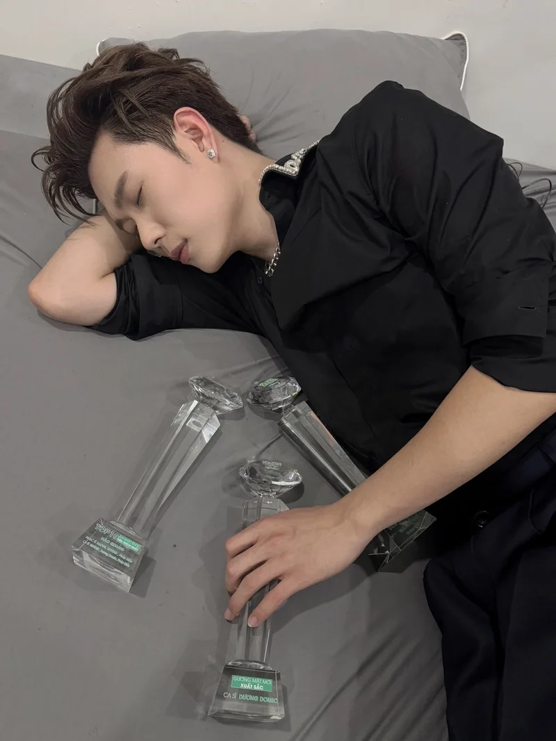 Ảnh dương domic 6 múi thể hiện sự chăm sóc bản thân ấn tượng