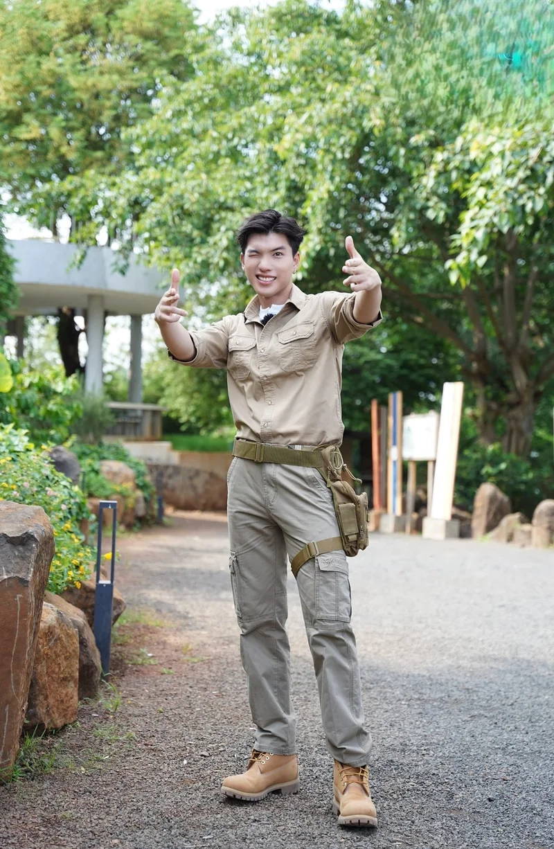 Hieuthuhai sinh năm giúp bạn tìm hiểu về tuổi của anh