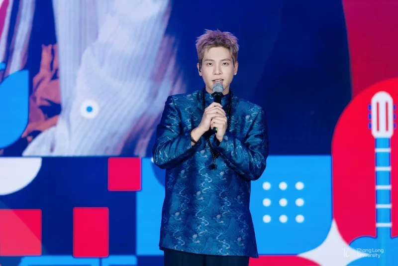 Có ai hẹn hò cùng em chưa quân ap tạo sự tò mò cho người hâm mộ