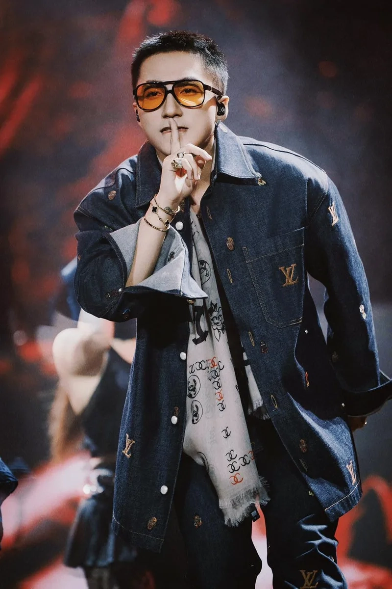 Sơn tùng mtp là ai giúp bạn tìm hiểu về nhân vật nổi bật trong âm nhạc