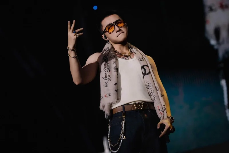 Giới thiệu về sơn tùng mtp mang đến cái nhìn tổng quan về sự nghiệp