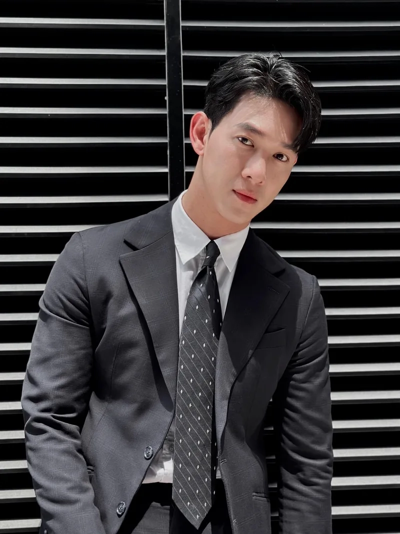 Đổi hạnh phúc lấy cô đơn song luân là bài hát đầy cảm xúc