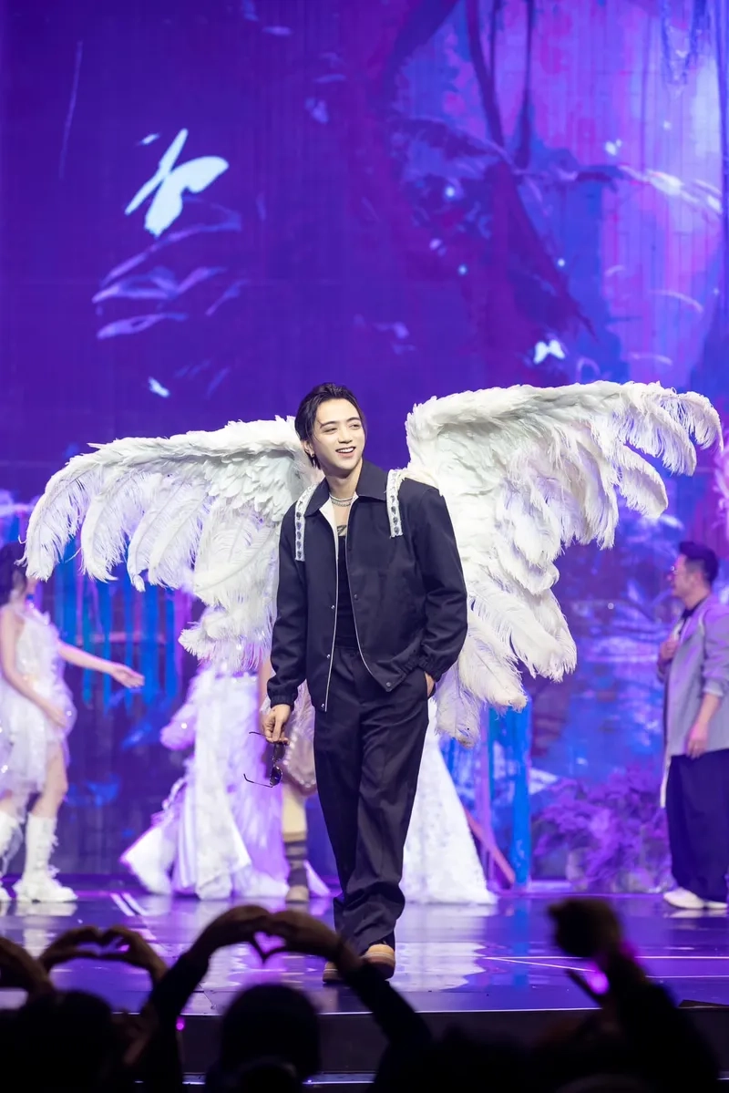 Soobin hoàng sơn sinh năm bao nhiêu giúp bạn tìm hiểu về tuổi của anh