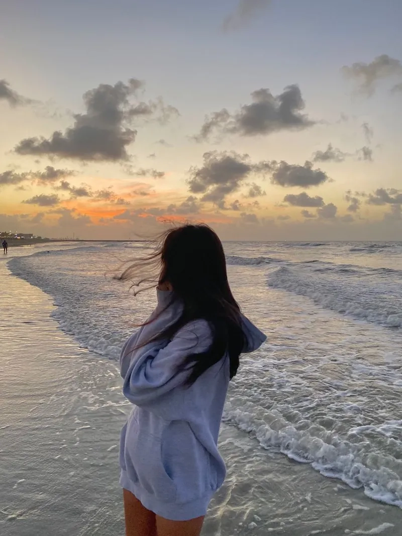 Avatar chụp sau lưng thể hiện phong cách cá nhân độc đáo