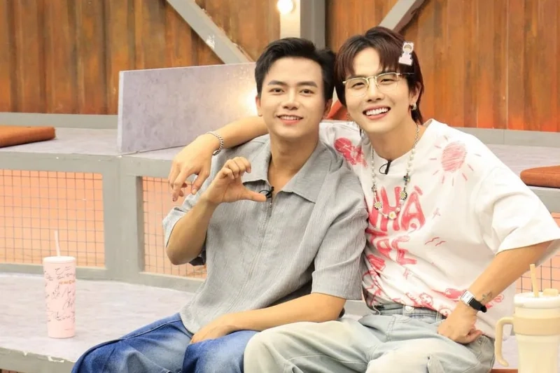 Bùi Công Nam Duy Khánh là cặp đôi được yêu thích trong làng nhạc