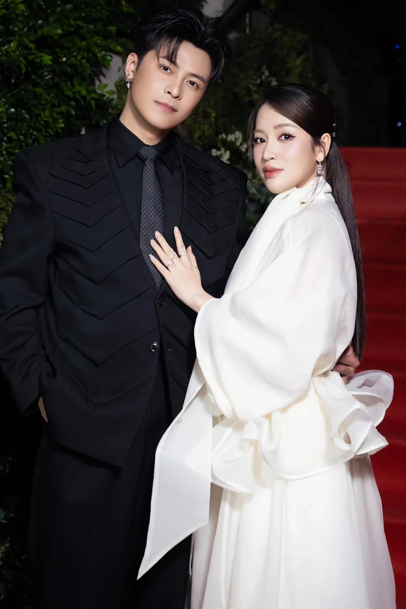 Puka gin tuấn kiệt facebook là nơi họ chia sẻ những khoảnh khắc đời thường