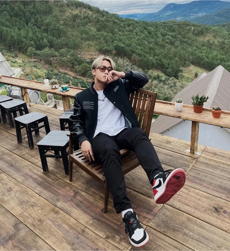 Hải đăng doo phốt tạo sự chú ý và bàn tán trong cộng đồng