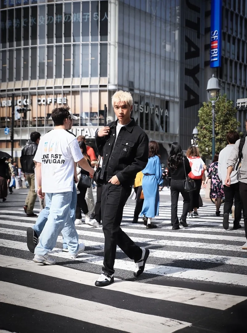 Ảnh hieuthuhai dễ thương tạo không gian gần gũi cho người hâm mộ