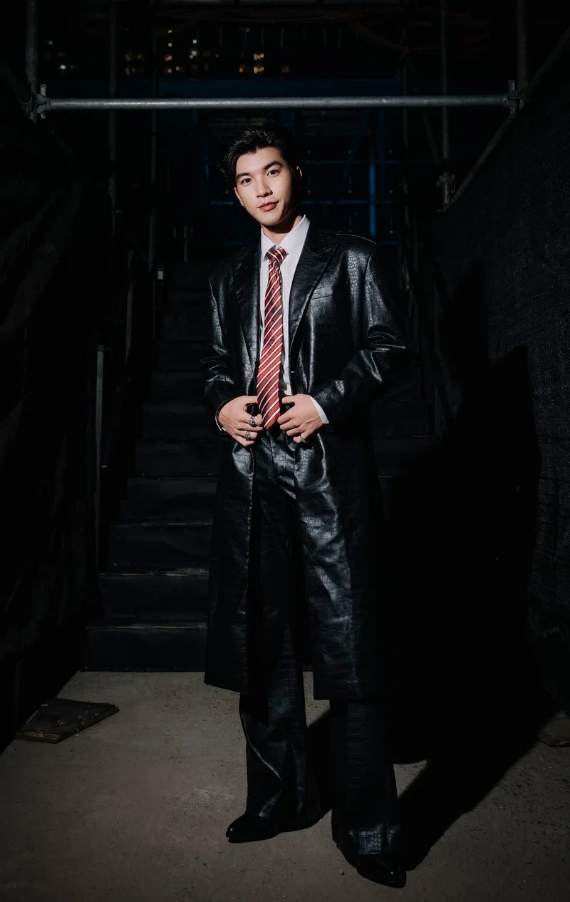 Rapper hieuthuhai tạo không gian sống động cho người hâm mộ