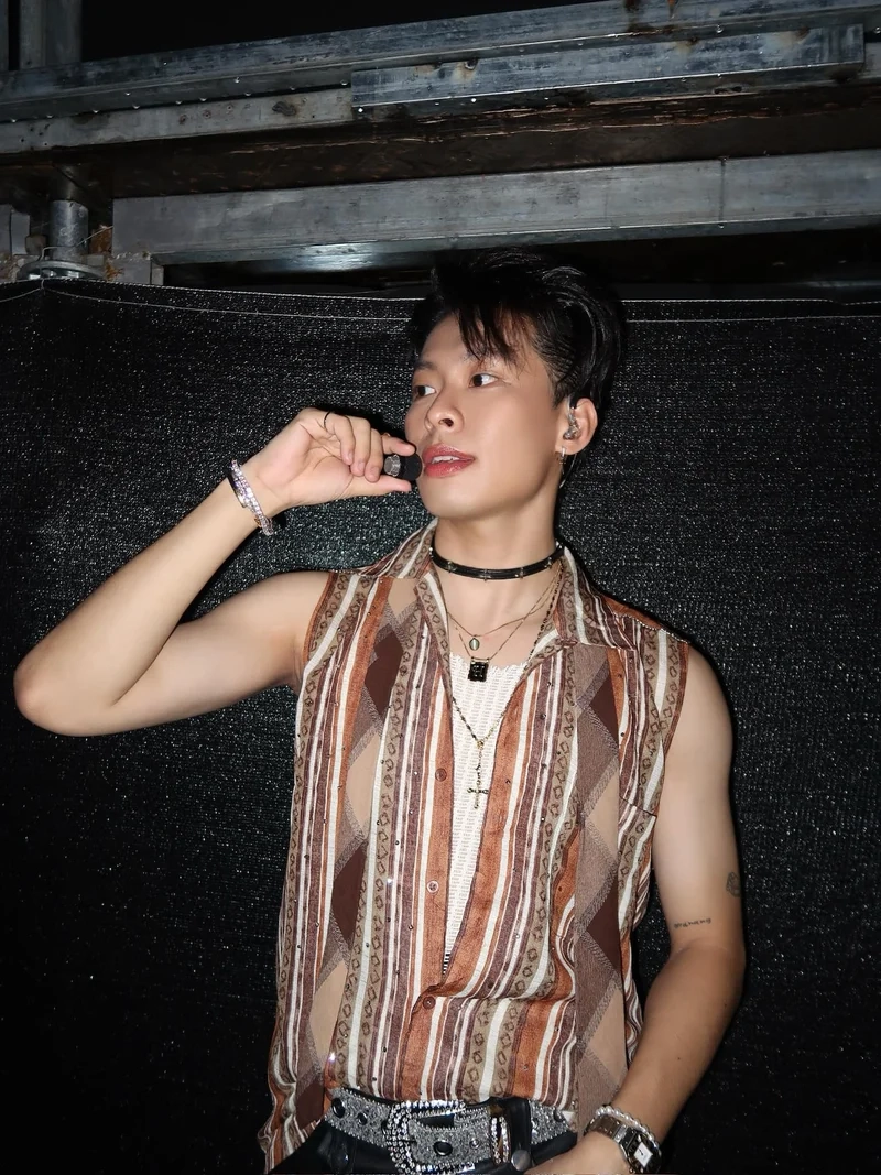 Anh trai say hi hurrykng là người đã ủng hộ anh trong sự nghiệp