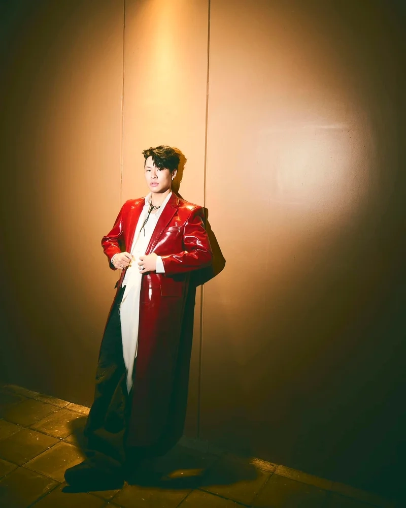 Hurrykng tiểu sử sẽ giúp bạn hiểu rõ hơn về cuộc đời và sự nghiệp của anh