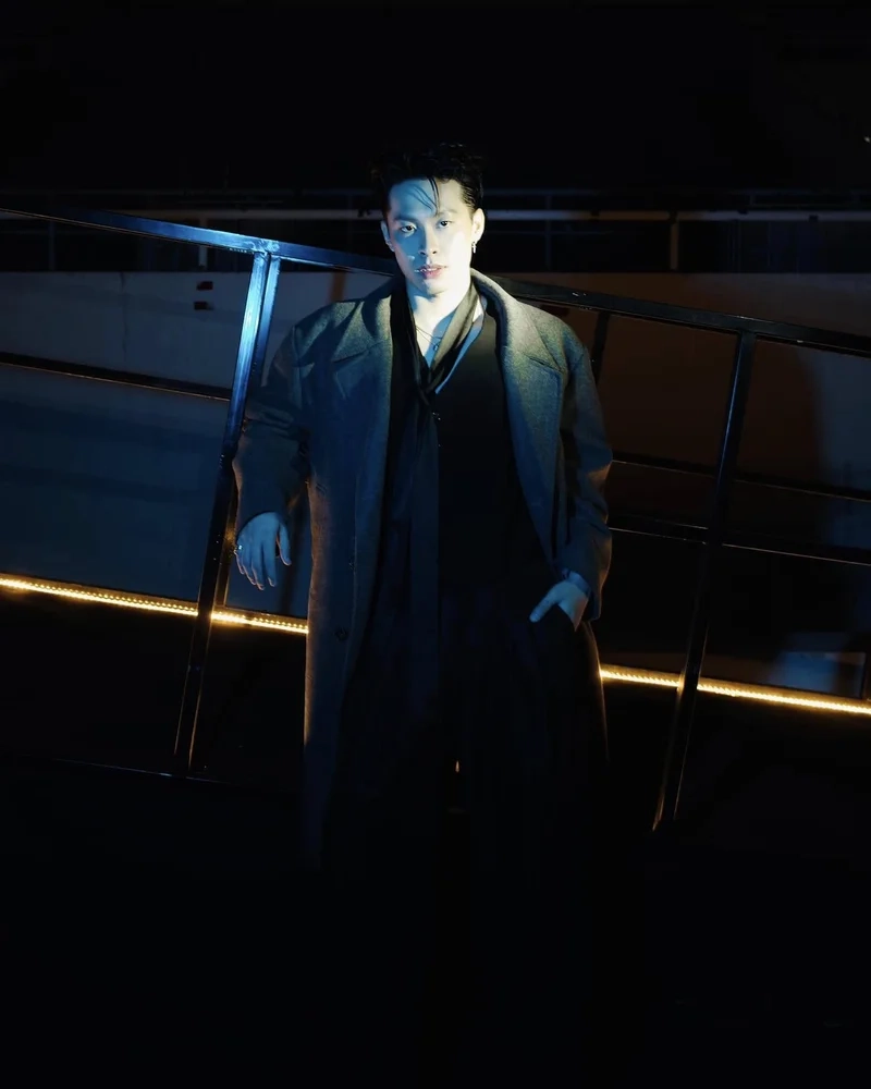 Thờ ơ với hurrykng là một trong những sản phẩm nổi bật của anh