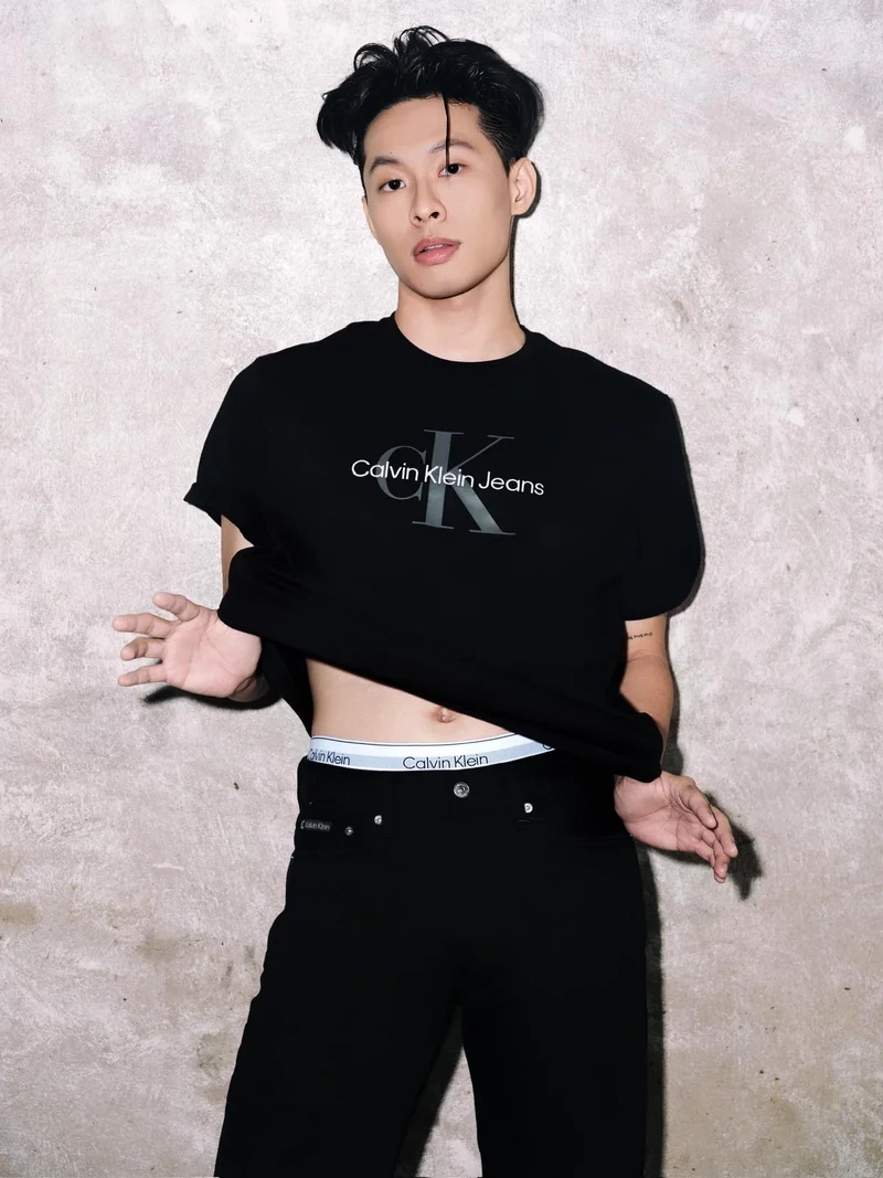 Chưa phải là yêu hurrykng là một trong những sản phẩm nổi bật của anh