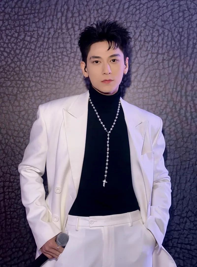 Isaac sinh năm bao nhiêu là thông tin thú vị cho người hâm mộ