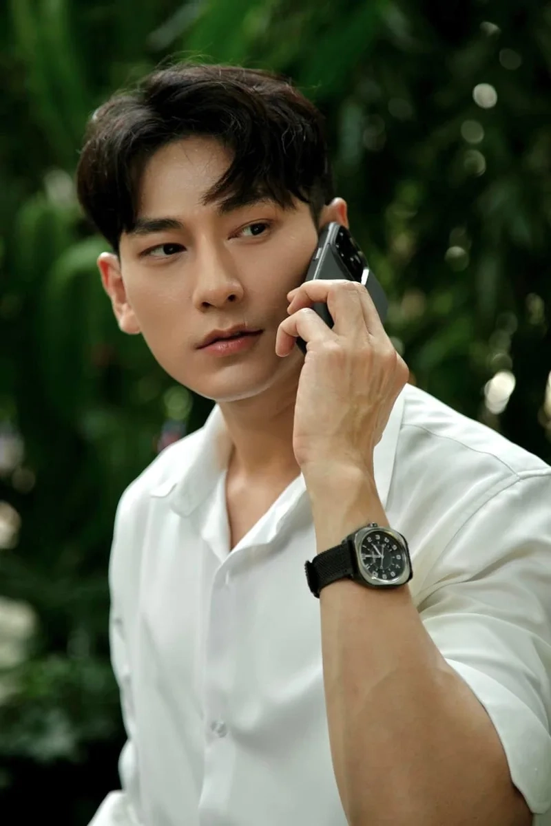 Isaac 365 profile cung cấp thông tin chi tiết về sự nghiệp của anh