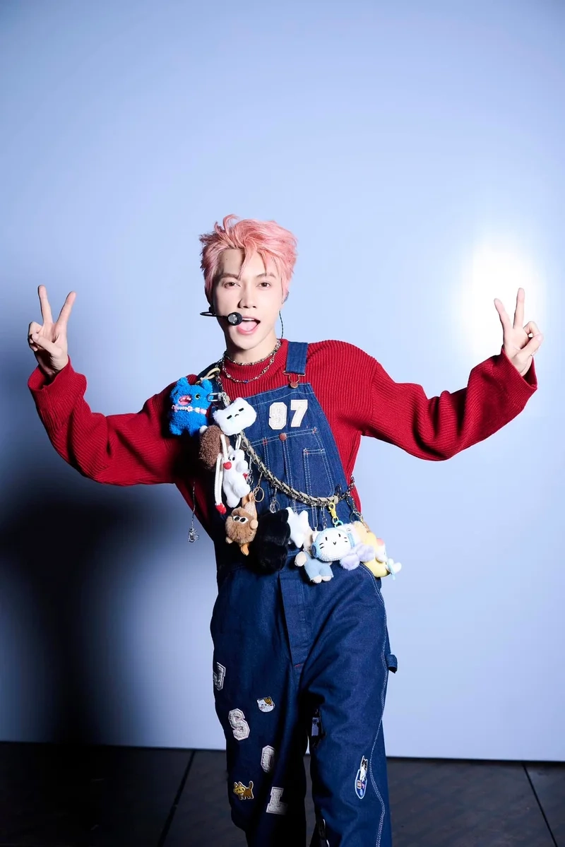 Atsh jsol là một trong những sản phẩm âm nhạc nổi bật của anh