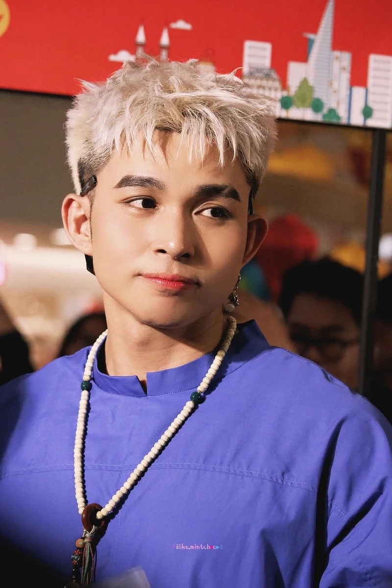 Jun phạm chiều cao ấn tượng giúp anh nổi bật trong làng giải trí