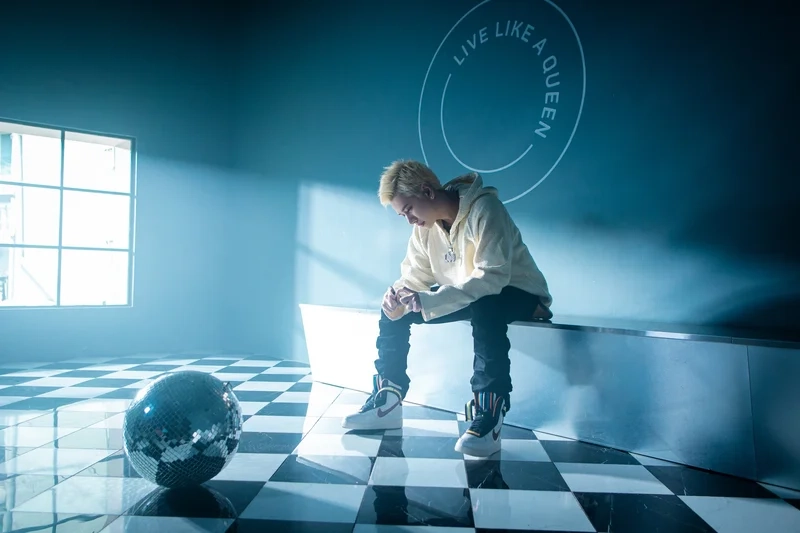 Lou hoàng sinh năm bao nhiêu là câu hỏi thú vị cho fan hâm mộ