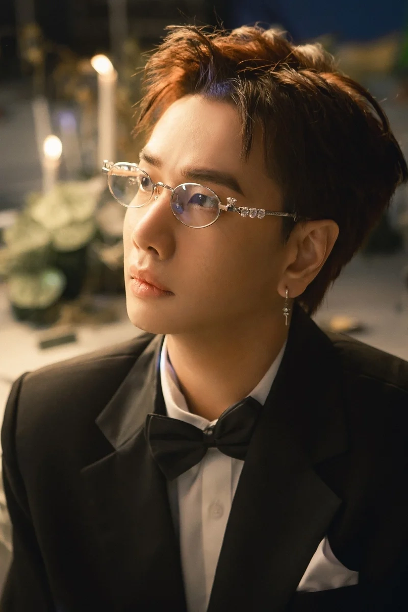 Bài mới của lou hoàng luôn thu hút sự chú ý từ fan