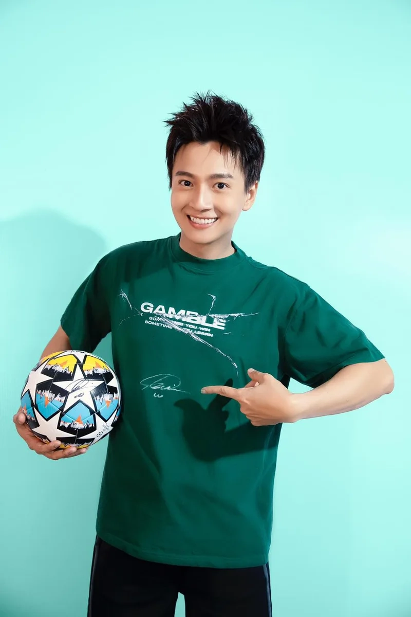 Ngô kiến huy là tôi thể hiện sự tự tin và cá tính của anh