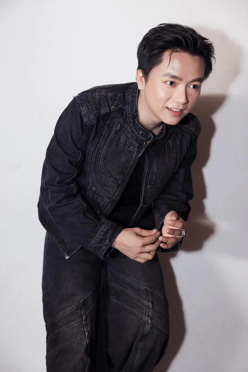 Bùi Công Nam live mang đến những màn trình diễn ấn tượng