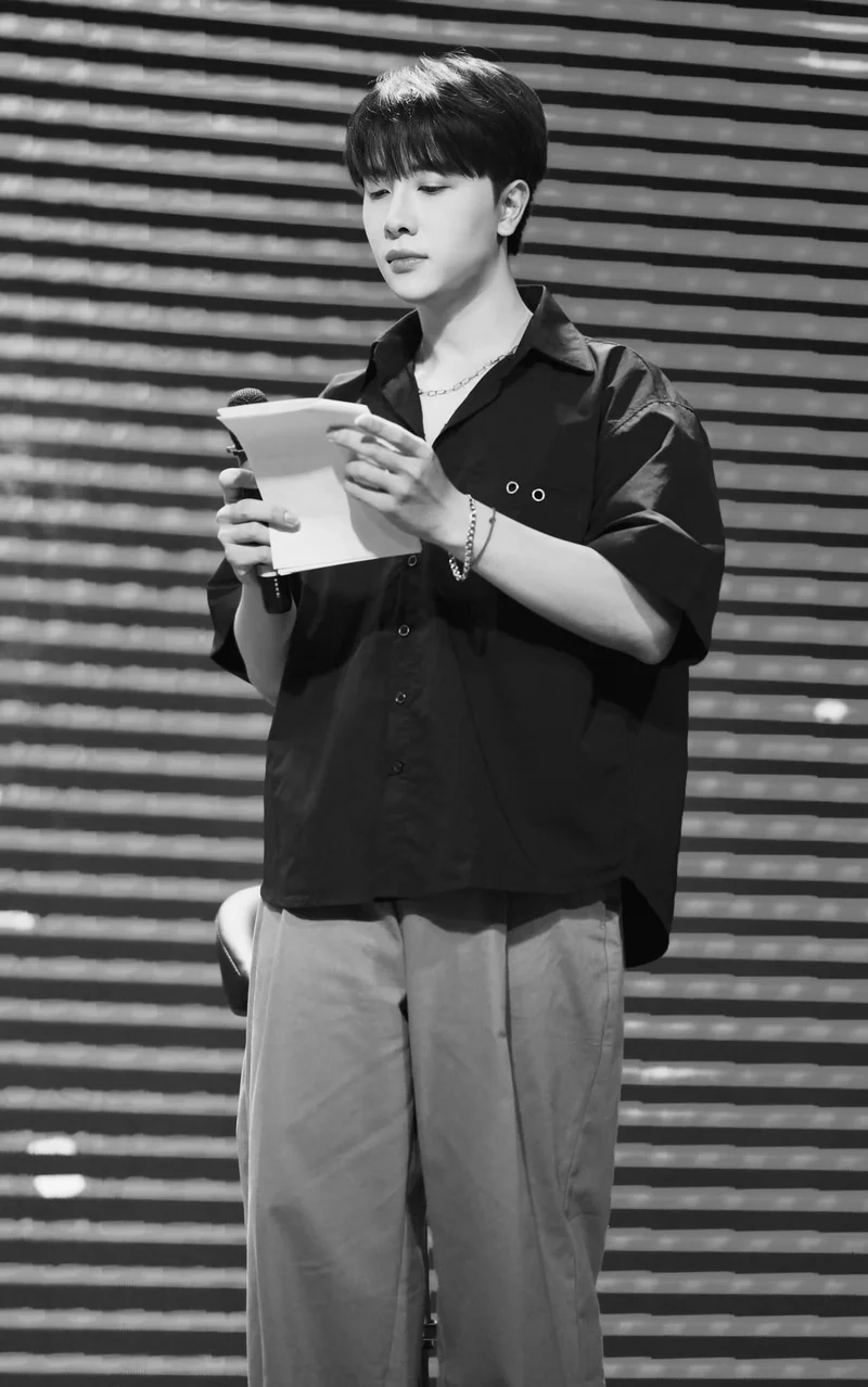 Anh trai say hi nicky là người đã ủng hộ anh trong sự nghiệp